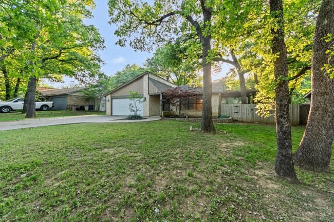 Photo - 121 Lake Vista W House