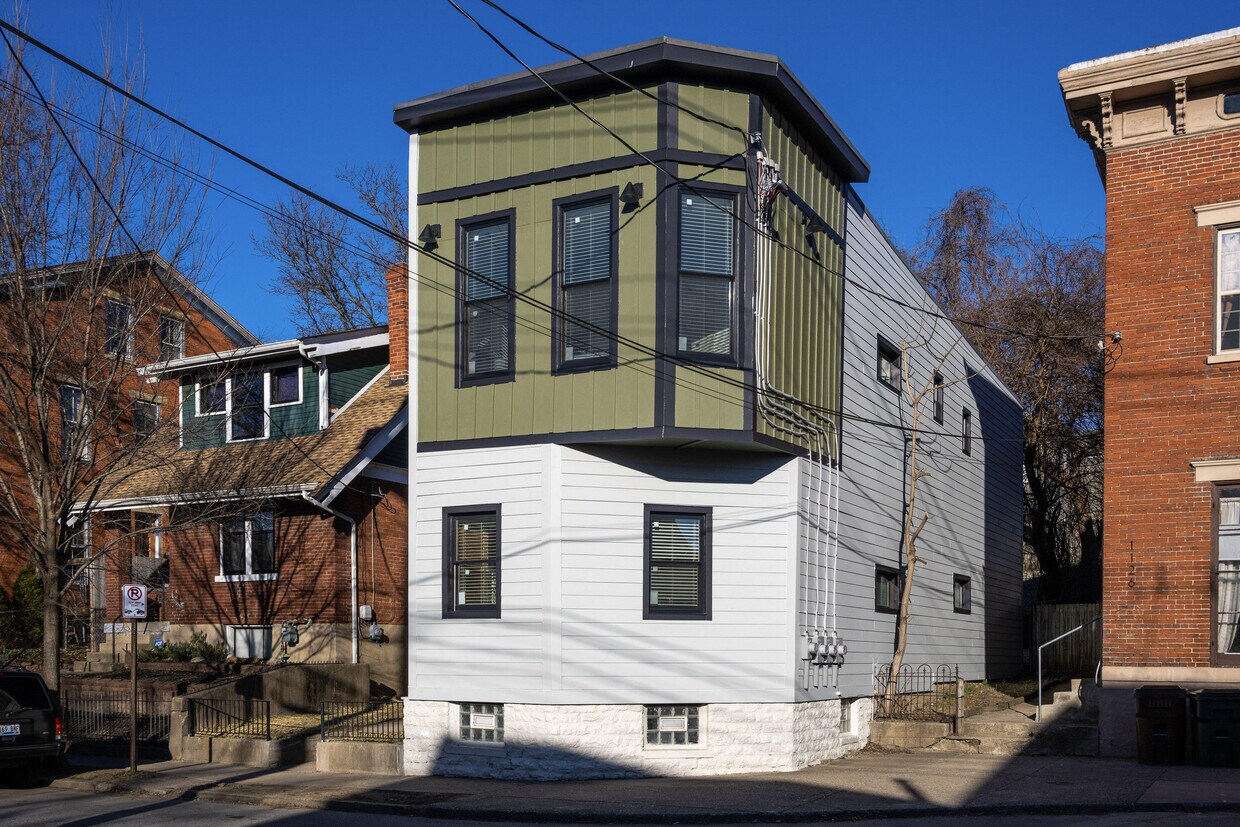 Primary Photo - 1124 Holman St