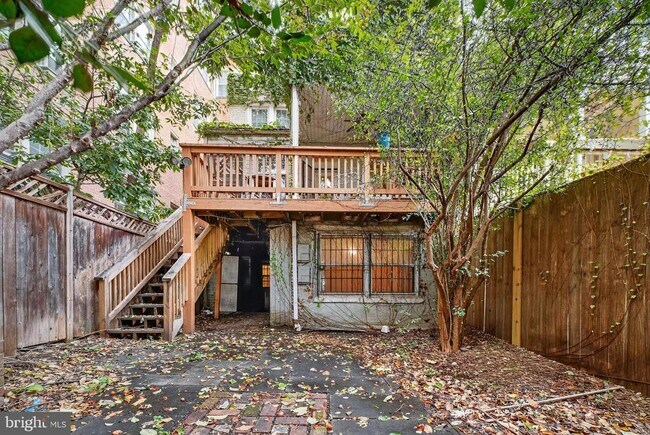 Foto del edificio - 1745 Lanier Pl NW