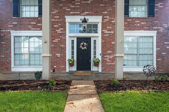 Foto del edificio - 16338 Hickory Point Rd