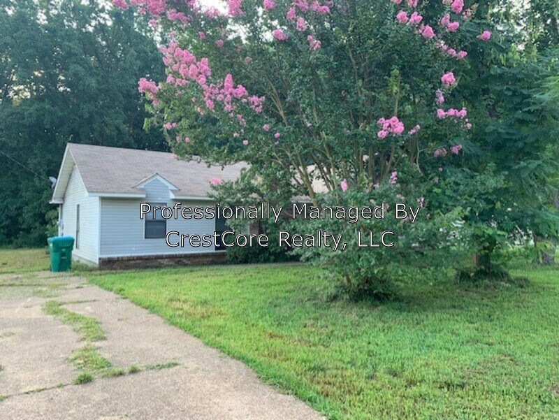 Primary Photo - 160 Colonial Dr