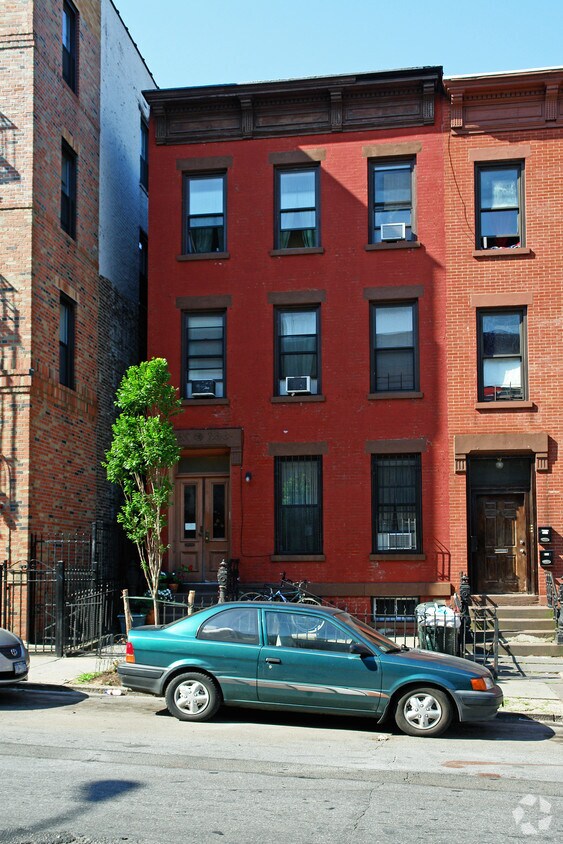 Building Photo - 170 15th St