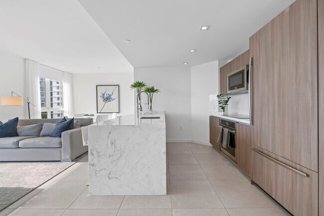 Foto del edificio - 401 N Birch Rd