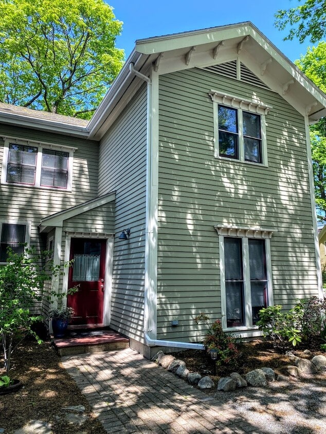 45 Orchard St, Cambridge, MA 02140 Townhome Rentals in Cambridge MA