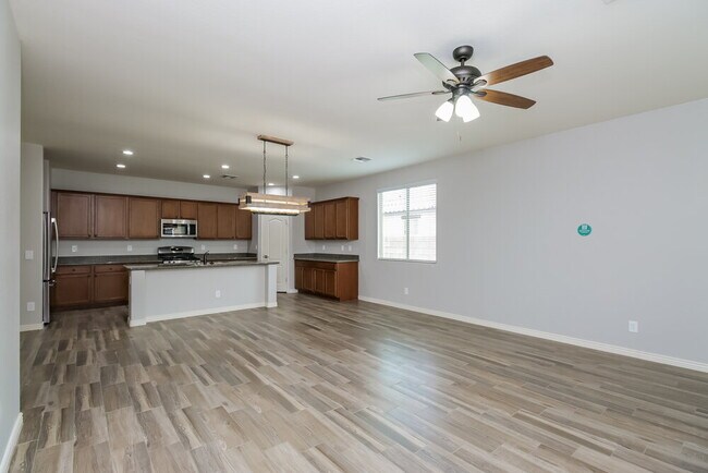Building Photo - 20998 E Pecan Ln