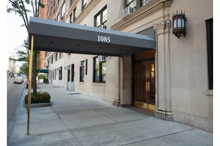 Primary Photo - 1085 Park Avenue