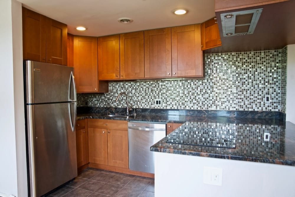 Primary Photo - 390 Riverway