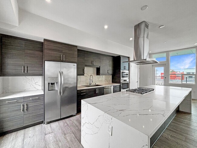 Foto del edificio - Modern 2BD/2BA Condo in North Park W/ High...
