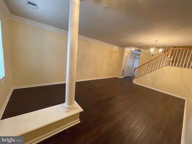 Foto del edificio - 1306 Roundhouse Ln