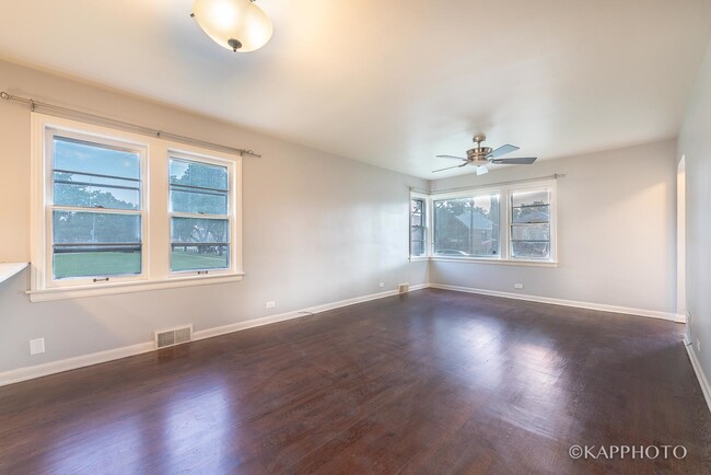 Building Photo - 3430 Highland Ave