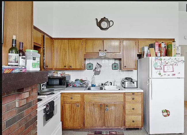 Kitchen Area - 1959 Crafton Blvd