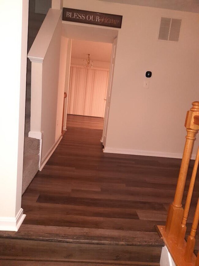 Foto del edificio - 2705 Claybrooke Dr