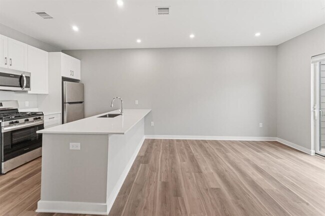 Building Photo - 475 Communipaw Ave