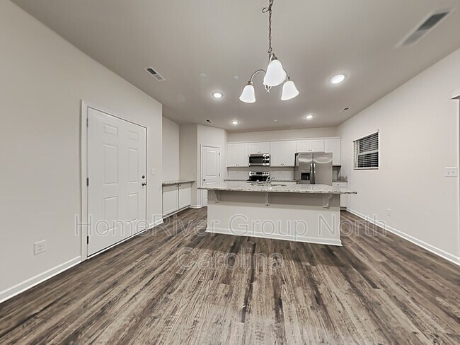 Building Photo - 724 Pointe Andrews Drive