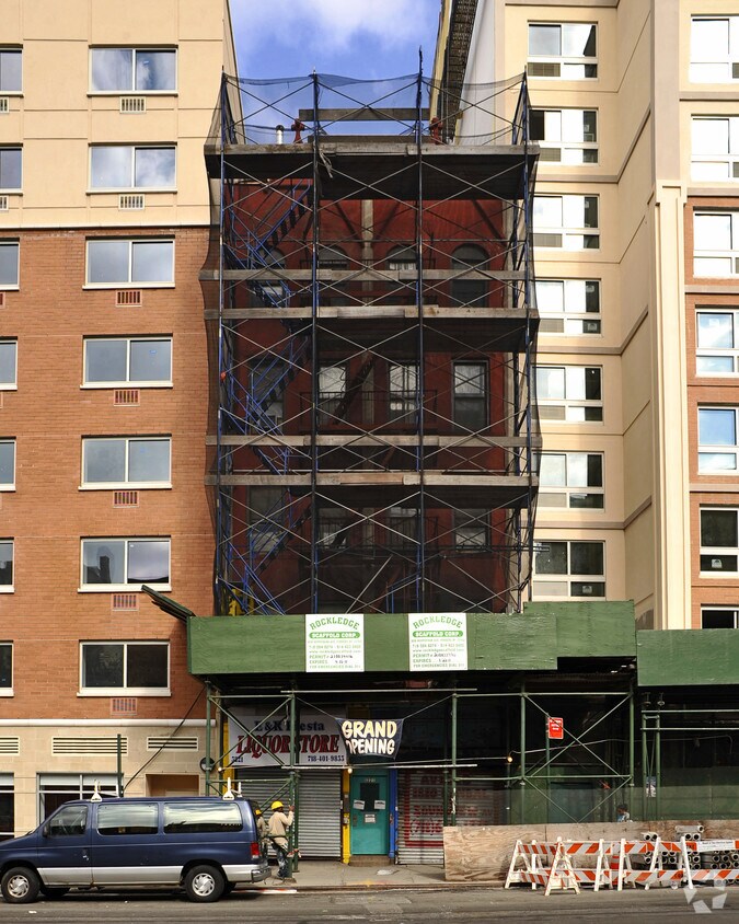 Foto principal - 3221 3rd Ave