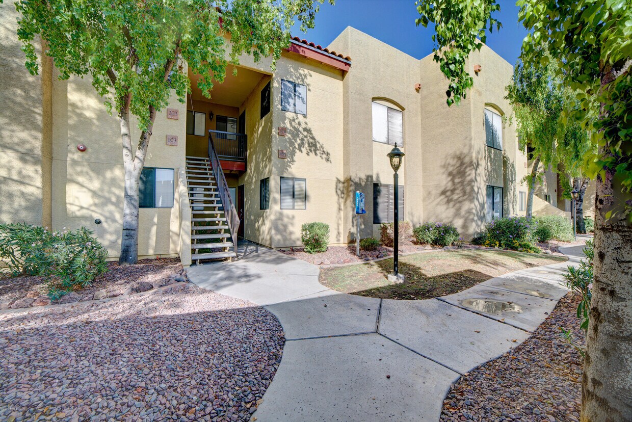 Primary Photo - 7008 E Gold Dust Ave