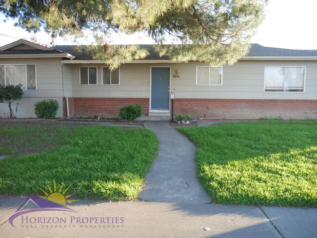 Building Photo - Bright 3 bed 2 bath 1,356 sq. ft. Single Family Home In Woodland