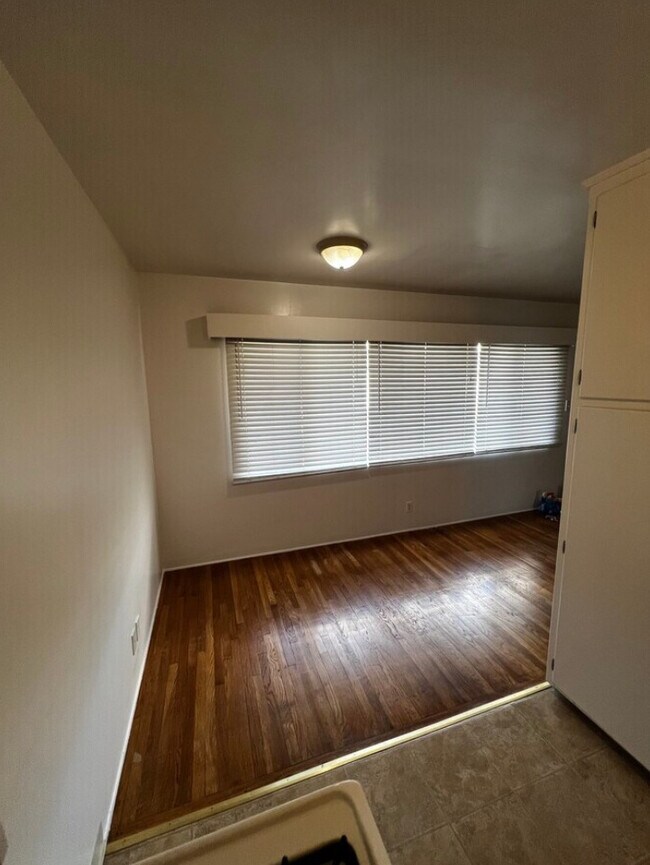 Foto del edificio - 3024-3034 Luna Drive