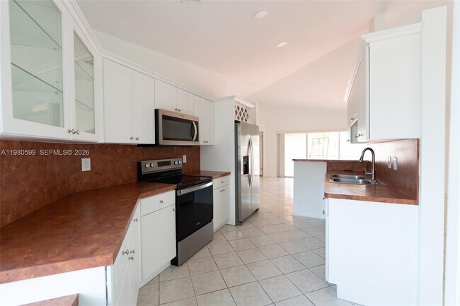 Foto del edificio - 1851 SW 122nd Pl