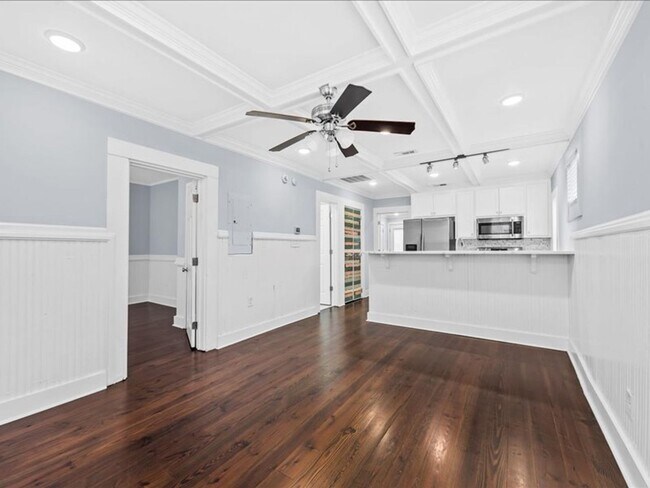 Foto del edificio - 2 Bedroom, 2 Bath Home with ADU Downtown Charleston!
