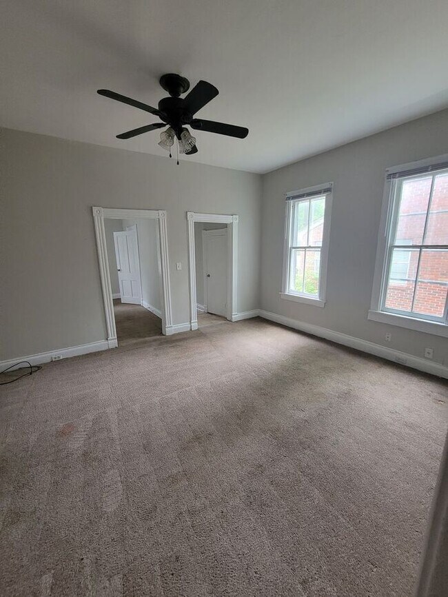 Foto del edificio - Cute Three Bedroom One and a Half Bath  Duplex in Historic Port Norfolk