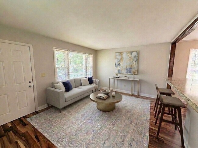 Foto del edificio - Move-In Ready 3BR Rental with Spacious Yard & Deck