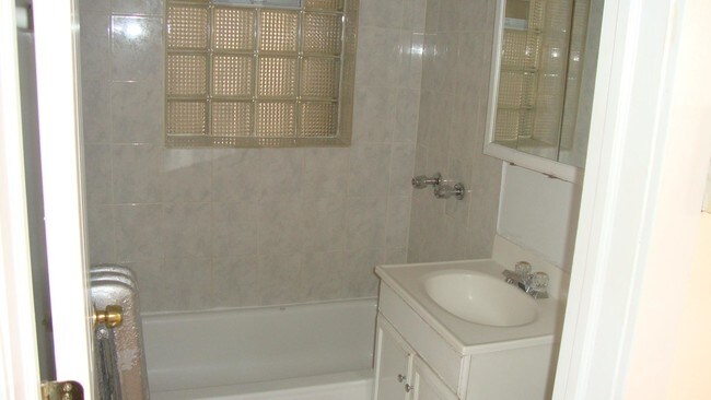 Foto del edificio - 2469 W Gunnison St