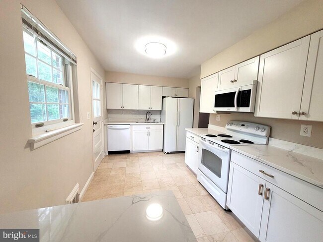 Building Photo - 3211 Korte Ct