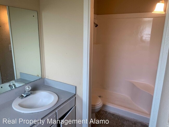 Building Photo - 3 br, 2 bath House - 7042 Glen Mist