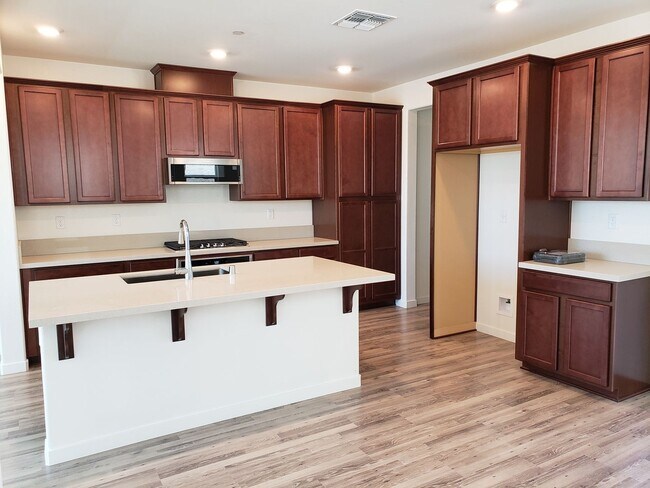 Building Photo - The Cove - Natomas 2 Story 3 bed 3 full baths