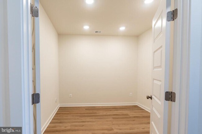 Foto del edificio - 17133 Hardisty Wy