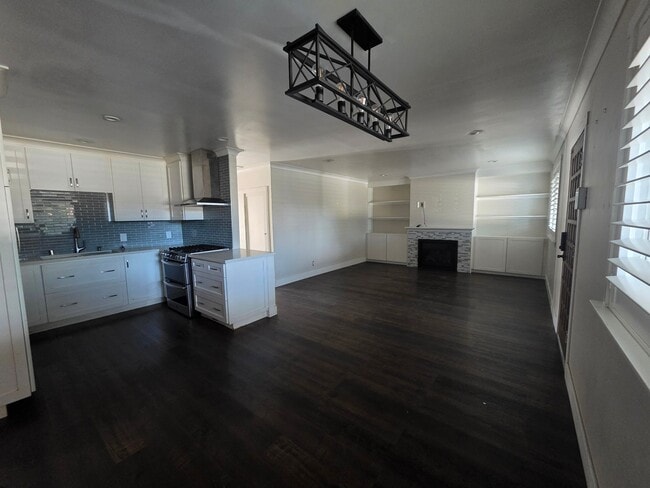 Building Photo - 624 N Fair Oaks Ave