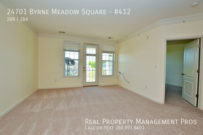 Building Photo - Spacious 2 Bed Bath Condo unit on Top Floor