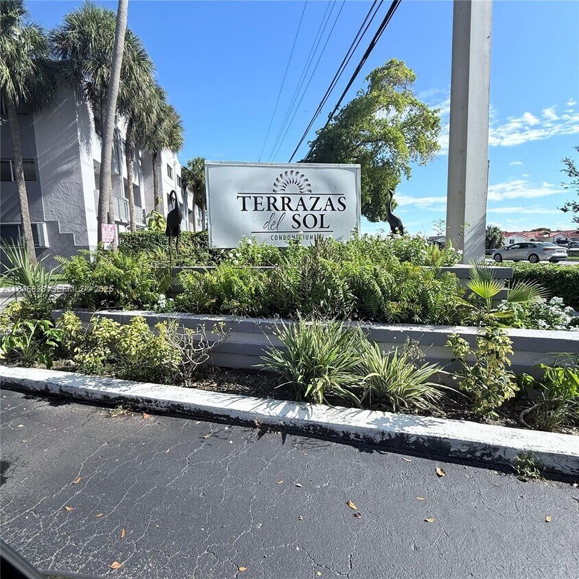 Foto principal - 2750 W 76th St