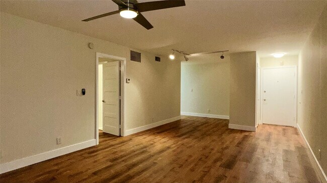 Foto del edificio - 12 NE 19th Ct