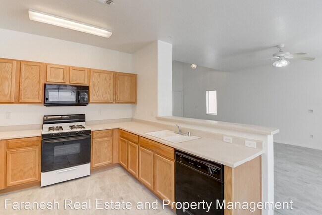 Foto del edificio - 3 br, 3 bath House - 6257 Overhang Avenue