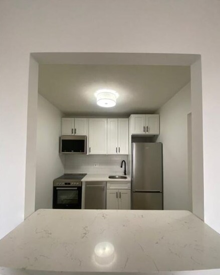 Foto del edificio - 741 E 6th St