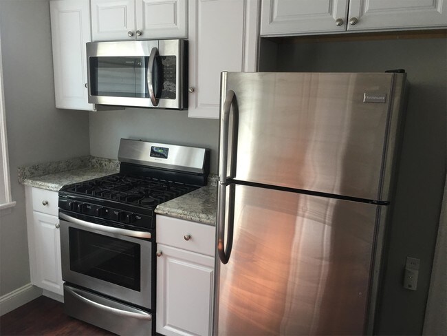 Building Photo - 228 Oxford Ave