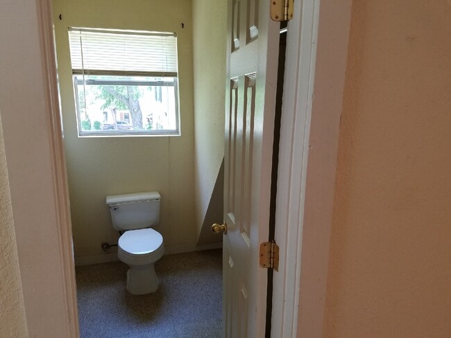 Building Photo - 619 Washburn St