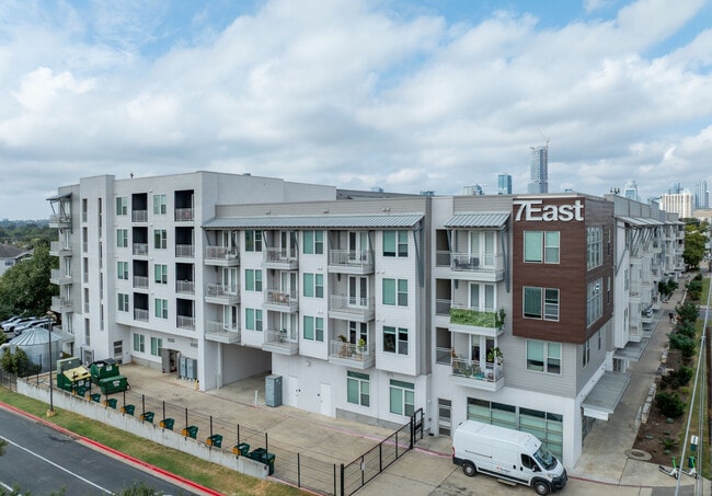 Foto del edificio - 7East