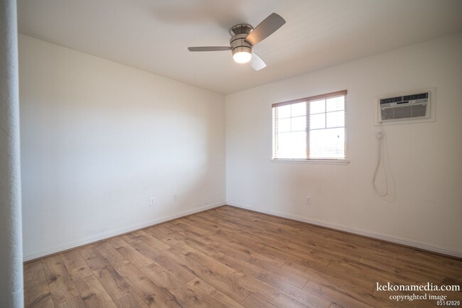 Building Photo - Immaculate, Move In Ready, Fully Upgraded,...