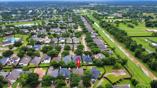 Foto del edificio - 14610 Hazy Ridge Ln