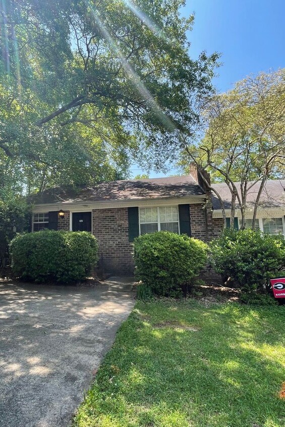 Foto del edificio - 2 bedroom, 2 bath duplex in Sleepy Creek off Lumpkin Street! Move-in Ready