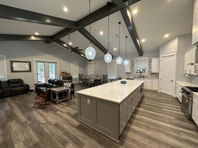 Foto del edificio - 104 Second Avenue Southwest