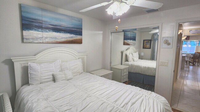 Foto del edificio - 10851 S Ocean Dr