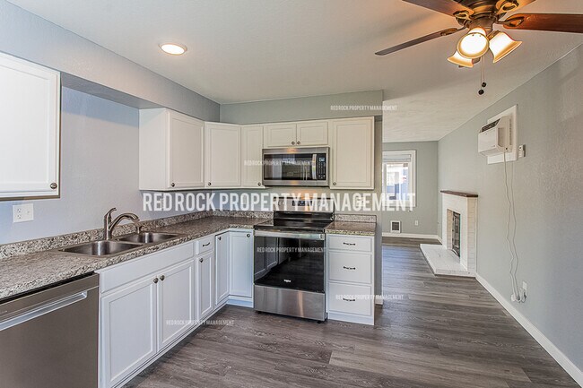 Foto del edificio - 12718 E Main Ave