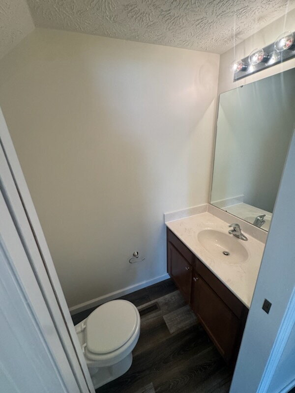 Foto del edificio - Two Bedroom Townhome