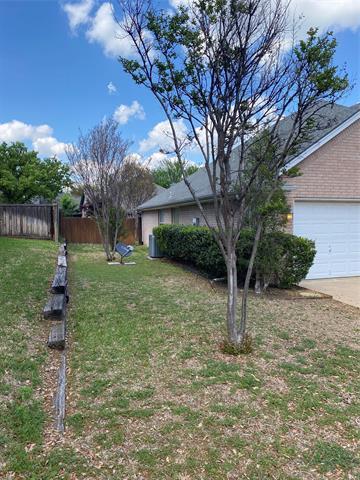 Building Photo - 1049 Springhill Dr