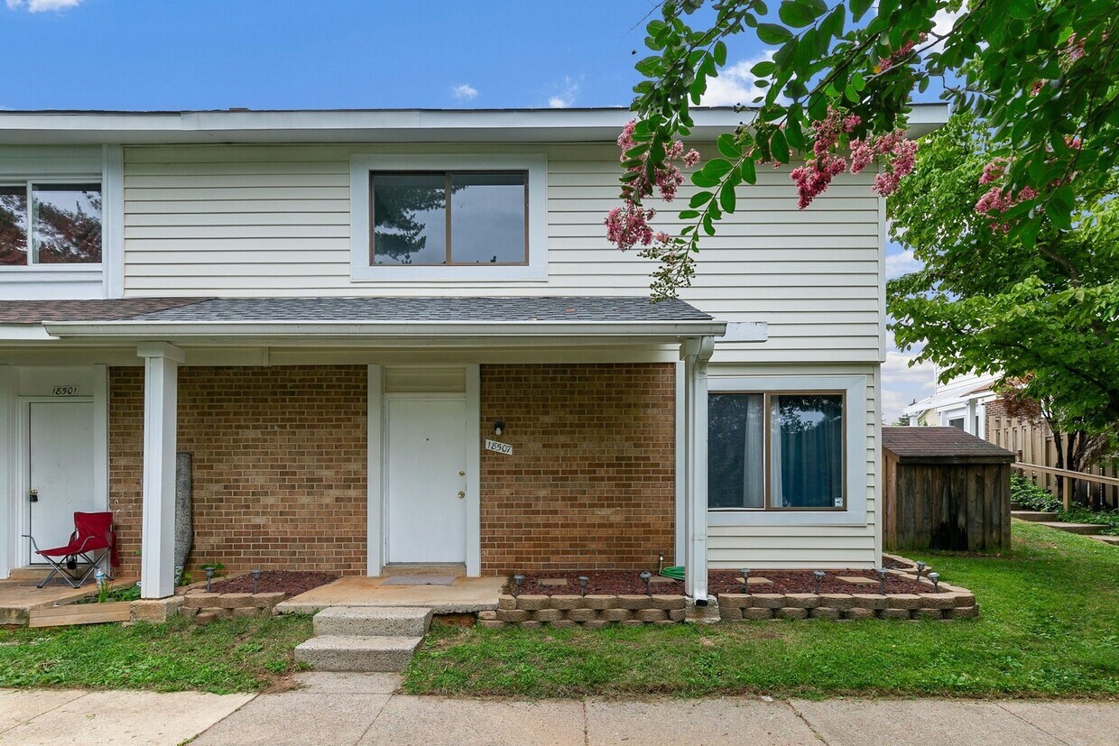 18507 Bay Leaf Way, Germantown, MD 20874 Townhome Rentals in