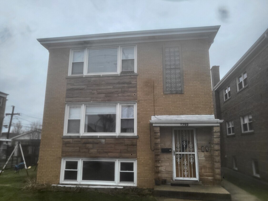 8265 W Lawrence Ave, Norridge, IL 60706 House Rental in Norridge, IL